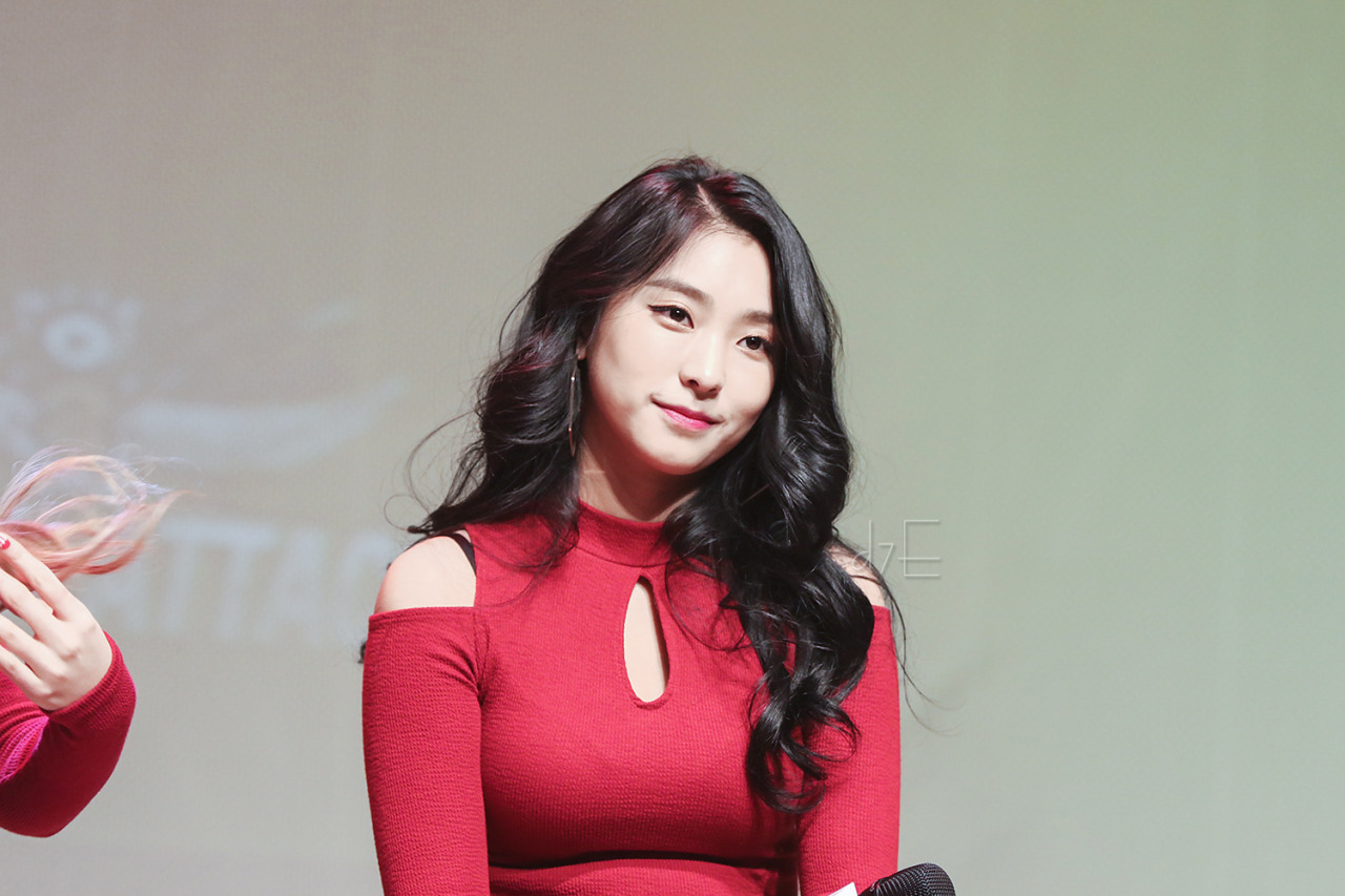 Yoon Bora Resmi Tinggalkan Agensi KeyEast - Vibrance